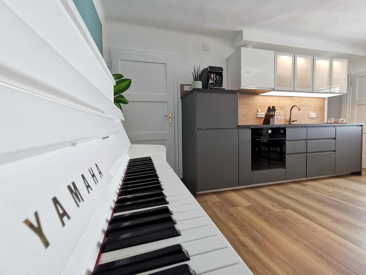 Neues City Center Piano Appartement Mit Netflix Klagenfurt am Woerthersee Екстер'єр фото