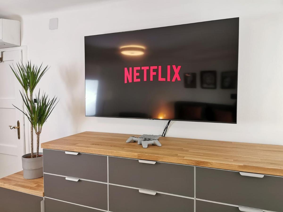 Neues City Center Piano Appartement Mit Netflix Klagenfurt am Woerthersee Екстер'єр фото