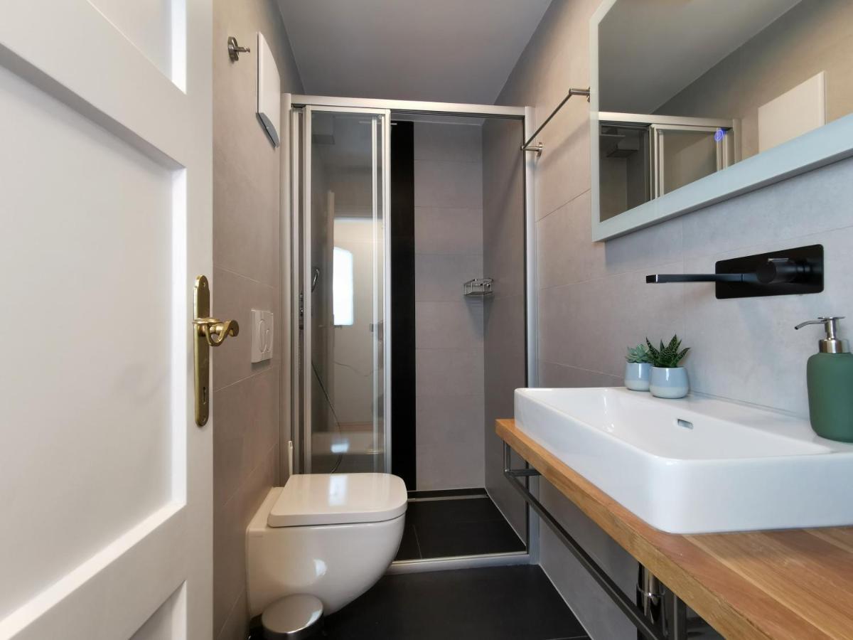 Neues City Center Piano Appartement Mit Netflix Klagenfurt am Woerthersee Екстер'єр фото